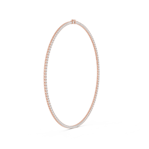 Un nombre sofisticado y elegante que realza el flujo continuo y fino de las piedras pequeñas. - Product Image 3