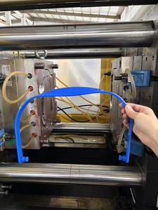 Machine de moulage par injection pour poignées de paniers <span class=keywords><strong>SHEN</strong></span> <span class=keywords><strong>ZHOU</strong></span> SZ-2000A, fabrication industrielle - Product Image 2