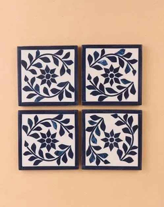Sous-verres carrés en noyer avec incrustations en os, motif floral élégant noir et blanc, pour tasses à thé et à café, à prix avantageux - Product Image 2