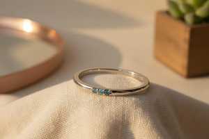 Proveedor mayorista en línea de anillos de plata de ley 925 con topacio azul natural, joyería minimalista Eternity Vermeil - Product Image 2
