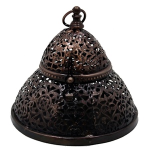 Lanterne en fer blanc plaqué Bronze, porte-bougie classique, de luxe, Design, fait à la main, personnalisé - Product Image 1