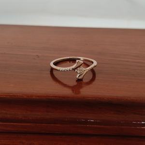Anillo de Plata de Ley 925 con Circonita Cúbica en Barra, Diseño Abierto, Elegante y Romántico para Mujer, Acabado Pulido, Engaste Pavé - Product Image 3