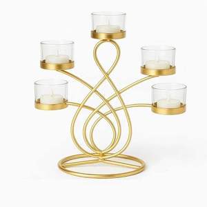 Candelabro clásico de metal dorado, hermoso soporte para velas de mesa para decoración del hogar al mejor precio - Product Image 1