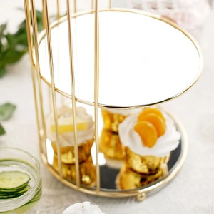 Elegante Soporte para Postres de Metal Dorado Clásico con Decoración Floral para Celebraciones de Cumpleaños, Bodas y Aniversarios - Product Image 5