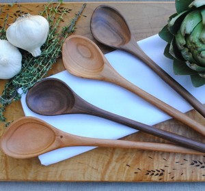 Cuchara de Cocina de Madera Natural Hecha a Mano, Cuchara de Madera Maciza con Mango Largo para Servir, Mezclar y Agitar, Utensilios de Cocina para Uso Doméstico y en Restaurantes - Product Image 1
