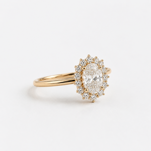 Bague de fiançailles élégante en or jaune 14 carats, style vintage, avec halo de diamants ovales, bijou de mariage, bague de promesse pour femme - Product Image 2