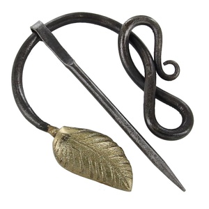 Boucle de fixation en acier Damas artisanal, design en forme de S avec pointe en feuille, qualité industrielle, vente en gros ODM, bijoux de reconstitution historique - Product Image 3