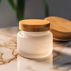 Frasco de vidrio ecológico con tapa de madera para organizar los artículos esenciales de la cocina, especias, hierbas y almacenamiento de refrigerios saludables. - Product Image 1