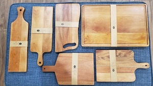 Planche à découper en bois BLUE LOTUS FARM avec poignée - Écologique, pliable, durable, options multi-formes pour une utilisation en cuisine - Product Image 3
