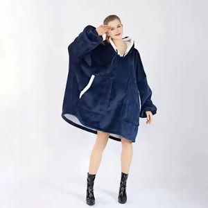 Couverture à capuche personnalisée en polaire surdimensionnée, douillette et chaude, en sherpa, qualité supérieure, manches classiques, hiver, couleur unie - Product Image 6