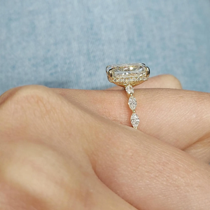 Bague de fiançailles en or blanc 14 carats avec diamant radiant de 4 carats certifié IGI - Diamant radiant solitaire cultivé en laboratoire pour mariage - Product Image 3