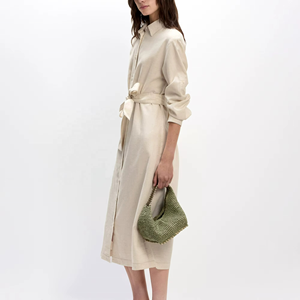 Robe trapèze en coton tricoté uni faite à la main pour femme, coupe classique, manches longues, ceinture à nouer, écologique et respirante - Product Image 2