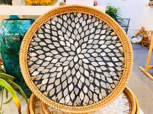 Bandeja para fregona de ratán, artesanal, de Vietnam, para servir en cocinas rústicas, con fibras naturales y piezas de concha pulida - Product Image 6