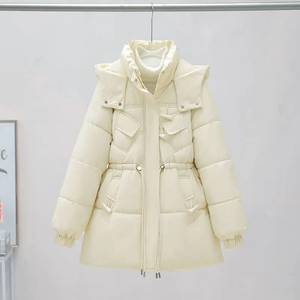 Veste d'hiver longue matelassée pour femme avec logo personnalisé, capuche et fermeture éclair, couleur verte unie, épaisse, en duvet, doudoune - Product Image 3