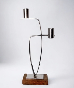 Candelabro Escultural Moderno de Doble Cono con Marco de Metal Cromado y Base de Madera para Decoración de Mesa - Product Image 2