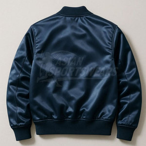 Veste en satin pour homme au design élégant avec surface lisse, manches longues, pour un style tendance et streetwear - Product Image 2