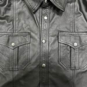 Camisa de Vestir Personalizada para Hombre, Negra, de Piel de Cordero Genuina, con Botones de Cuerno, Cuello Clásico, Diseño Sólido, Manga Corta, Corte Ajustado, Venta al Por Mayor - Product Image 6