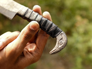 Cuchillo Vikingo Hecho a Mano con Punta de Lanza con Diseño de Cara de Cuervo, Mango de Cuero, Acero con Alto Contenido de Carbono de Grado Industrial, Coleccionable, OEM - Product Image 2