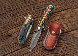 Cuchillo Plegable de Acero de Damasco SHARP POINT TRADES con Mango de Madera Púrpura, Hoja de Punta Caída y Perilla para el Pulgar, Garantía de 3 Años - Product Image 6