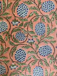 ผ้าม่านและปลอกหมอนลายดอกไม้แบบอินเดีย พิมพ์ด้วยมือบนผ้าฝ้าย 100% สีชมพูเข้ม ซีกเขียว ฟ้าเดลฟ์  เป็นมิตรกับสิ่งแวดล้อม เหมาะสำหรับใช้ภายนอกอาคาร - Product Image 5