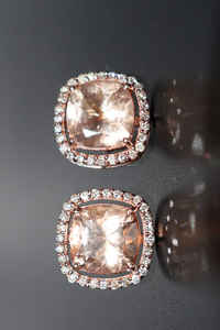 Boucles d'oreilles Morganite en or rose 14 carats de haute qualité Accents de diamants cultivés en laboratoire Design élégant pour le mariage de fiançailles des femmes - Product Image 2