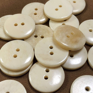 Camisa de Moda Personalizada con Botones Redondos de Hueso Natural - Product Image 4