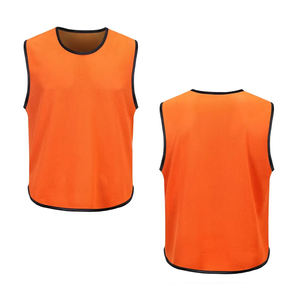 Vente en gros de gilets et d'ensembles d'entraînement de football personnalisés par sublimation, respirants, antibactériens, à séchage rapide, à manches courtes, en mesh, unisexes, pour adultes - Product Image 1