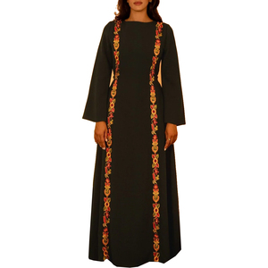 Elegante Thobe Negro para Mujer con Bordado Floral, Manga Larga, Vestido Largo hasta el Suelo, Estilo de Oriente Medio para Uso Diario - Product Image 1