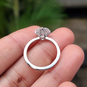 Bague de fiançailles solitaire en diamant carré coussin de 1,00 à 5,00 carats certifiée IGI pour femme, or 10K/14K/18K /PT950 /S925 - Product Image 6