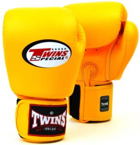 Ensemble de gants de boxe Muay Thai et protège-tibias Twins en cuir premium, respirant, léger, avec sangle de poignet réglable et poignées anti-humidité - Product Image 2