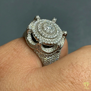 Anillo de Plata 925 Premium con Diamante Cultivado en Laboratorio, Parte Superior Circular en Capas, Superficie Totalmente Cubierta de Diamantes y Banda Ancha de Lujo - Product Image 3