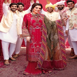 ชุดชีฟอง3ชิ้นสุดหรู,คอลเลคชั่นงานแต่งงานแบบดั้งเดิมพร้อมการเย็บปักถักร้อยอย่างหนักโดย Riaz Arts ชุดสูท Jhoomro 3ชิ้น - Product Image 3