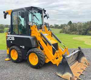 Chargeuse-pelleteuse compacte JCB 1CX à moteur diesel 4x4, machine de construction avec chargeur frontal et pelle arrière - Product Image 3