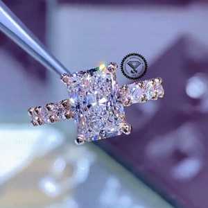 แหวนหมั้นเพชรทรงเรเดียนท์คัท 2.50 กะรัต เพชรเลี้ยงในห้องปฏิบัติการ: วงแหวนโรสโกลด์แบบ Eternity - Product Image 2