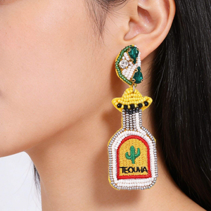 Collar de cuentas de semillas con diseño de botella de tequila mexicana para mujer - Joyería artesanal temática de cactus del Suroeste para festivales, de MULTI CRAFT - Product Image 1