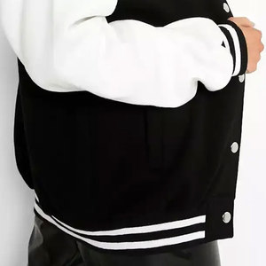 Chaqueta Deportiva Unisex Econex, Estilo Universitario, Color Negro y Blanco, Letra M Bordada, Forro Polar, Estilo Preppy, Manga Larga, Cuello Alto, Ropa de Invierno - Product Image 2