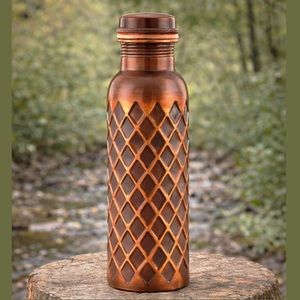 Juego de Botellas de Agua de Cobre al por Mayor con 2 Vasos de Cobre con Acabado Martillado, Recipientes Reutilizables de Cobre Indio para Bebidas y Almacenamiento de Agua - Product Image 3