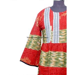 Robe indienne Kantha faite à la main pour femmes, robe vintage Kantha multicolore, robe de chambre en coton, col rond, manches longues. - Product Image 6