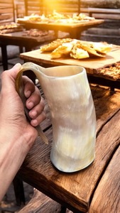 Mug en corne fait main par un fournisseur indien pour la bière, le café, le thé, objet de collection et d'exposition disponible à un prix abordable - Product Image 4