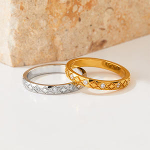Bague de fiançailles empilable en or massif 9K 10K 14K 18K avec diamant rond de laboratoire certifié IGI, couleur DEF, clarté VS VVS - Product Image 5