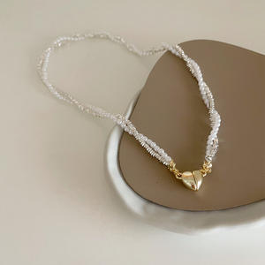 Collier magnétique en forme de cœur pour femme, design original, polyvalent, en métal argenté cassé, perlé, bijoux de corps tendance - Product Image 1