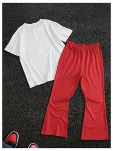 Ensemble survêtement homme personnalisé : T-shirt streetwear et pantalon évasé, imprimé graphique sérigraphié, coton délavé à l'acide, manches courtes - Product Image 6