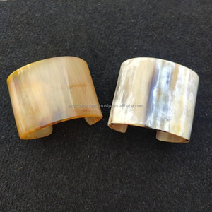 Bracelet manchette en corne de buffle réglable 100% bijoux en corne véritable - Product Image 1