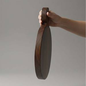 Planche à découper et à servir en bois massif réutilisable, écologique, épaisse et rustique, avec poignée, pour la cuisine - Product Image 4