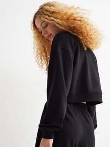 Custom Women Crop <b>Top</b> Hoodie Casual Women's Sweatshirts Pullover Cropped Hoodie for Woman Sweaters <b>Sweat</b> shirts Women Crop <b>Tops</b> - Product Image 4