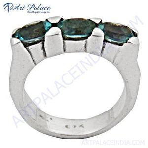 Anillo de plata con piedras preciosas de Topacio Azul deslumbrante - Product Image 1