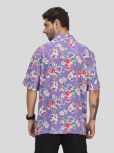 เสื้อเชิ้ตฮาวายแขนสั้นลายดอกไม้สีม่วงสำหรับผู้ชาย ปกคอพับ ระบายอากาศได้ดี เป็นมิตรกับสิ่งแวดล้อม ป้องกันรังสียูวี เหมาะสำหรับวันหยุดฤดูหนาว สวมใส่สบายๆ - Product Image 3