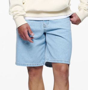 Shorts Bermuda en jean bleu clair pour homme, taille mi-haute, fermeture boutonnée, style décontracté en coton délavé - Product Image 2