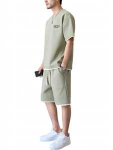 Conjunto de Camiseta y Pantalones Cortos para Hombre ONETEN, Color Verde Salvia, Cintura Media con Cordón, Ribete en Contraste, Cuello Redondo, Manga Corta, Estampado de Letras, Estilo Casual - Product Image 2