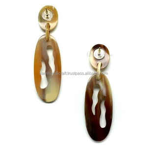 Boucles d'oreilles pendantes classiques modernes pour filles en corne de buffle de taille personnalisée, alliage de métal précieux, boucles d'oreilles pendantes fines contemporaines pour femmes - Product Image 3